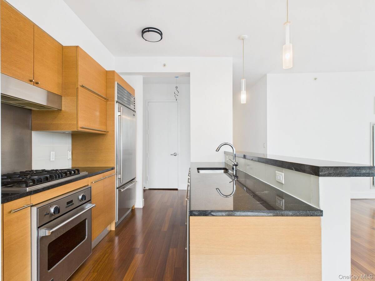 10 W End Avenue, #20B