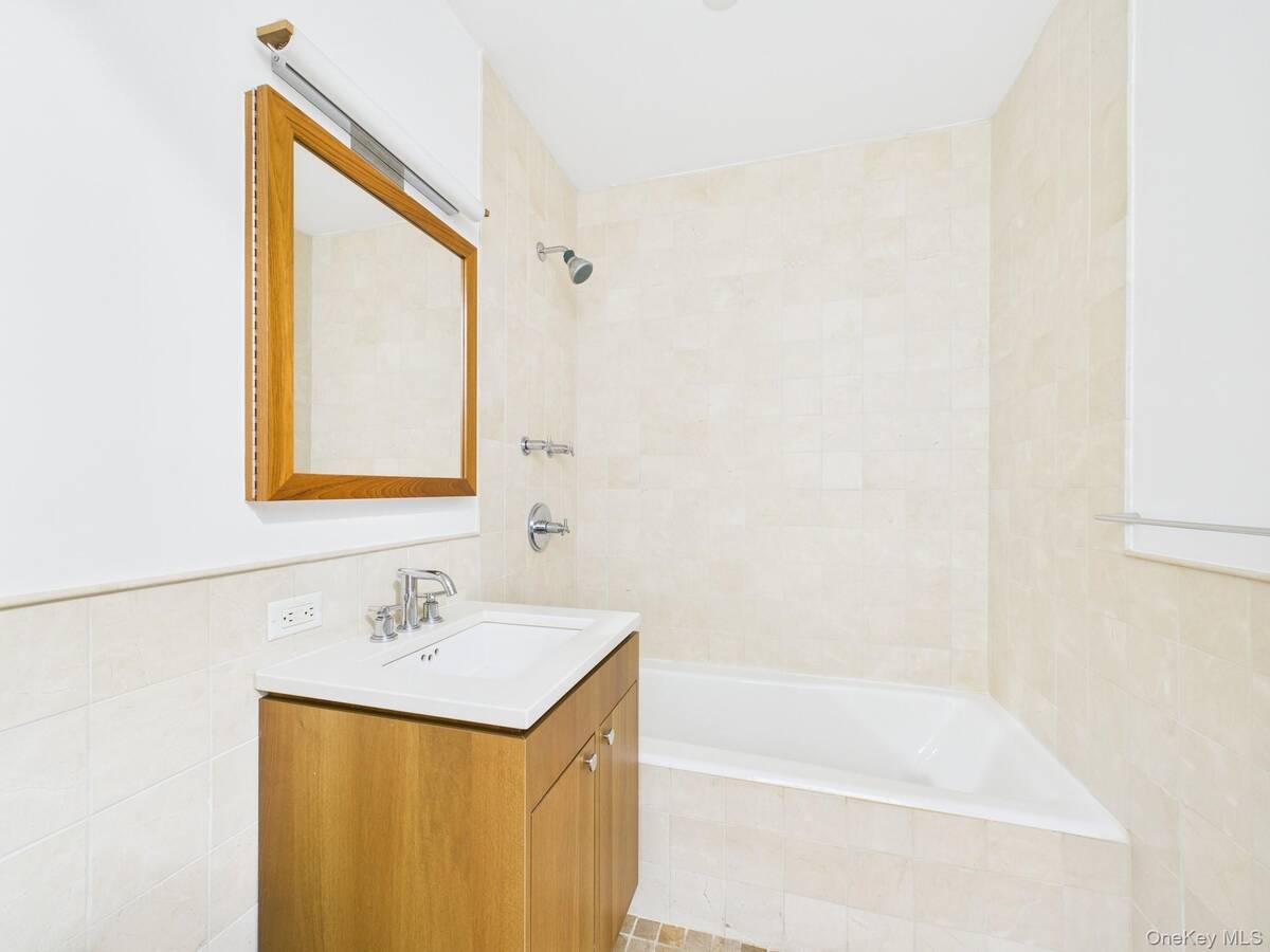 10 W End Avenue, #20B