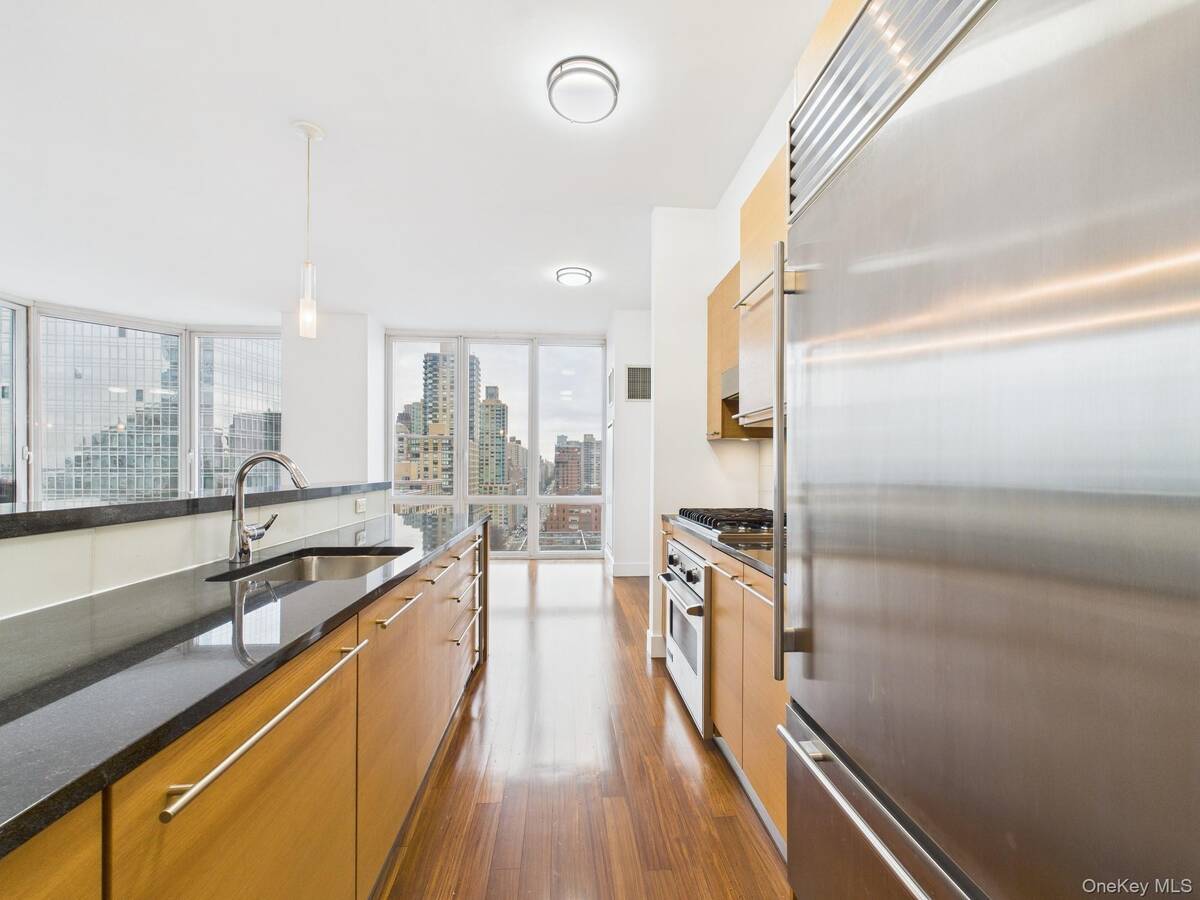 10 W End Avenue, #20B