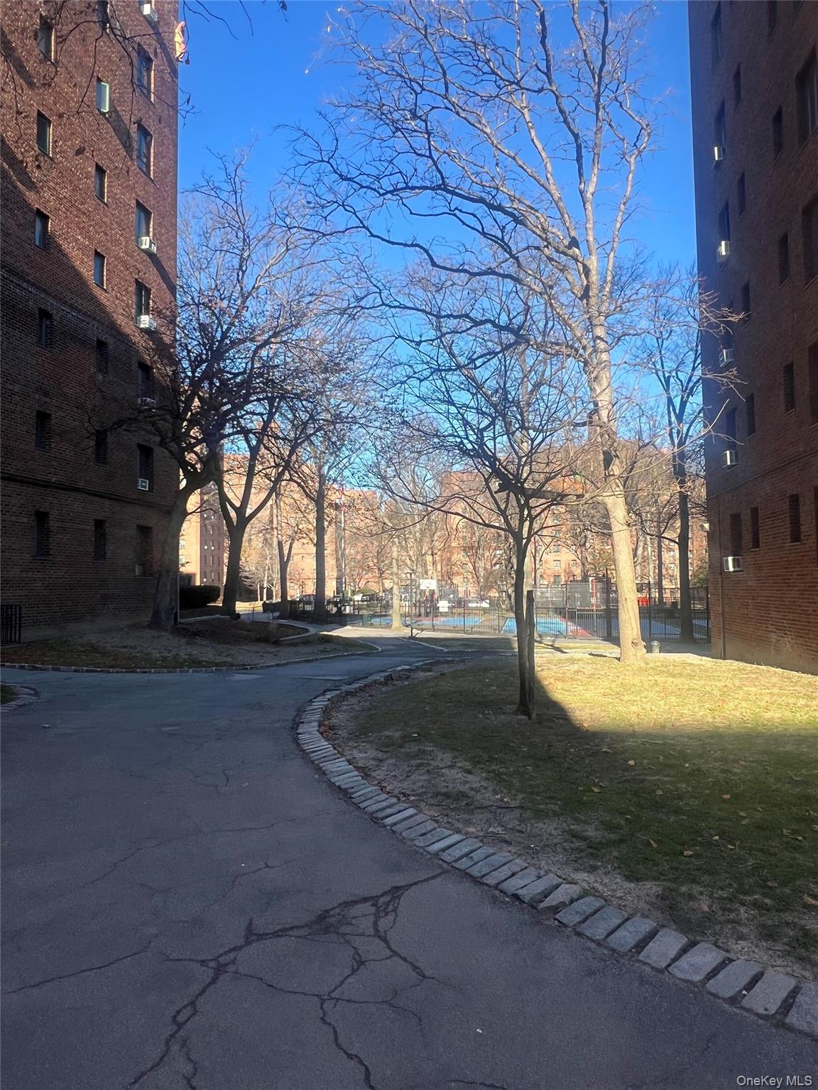 2055 Saint Raymond Ave Unit: 1B