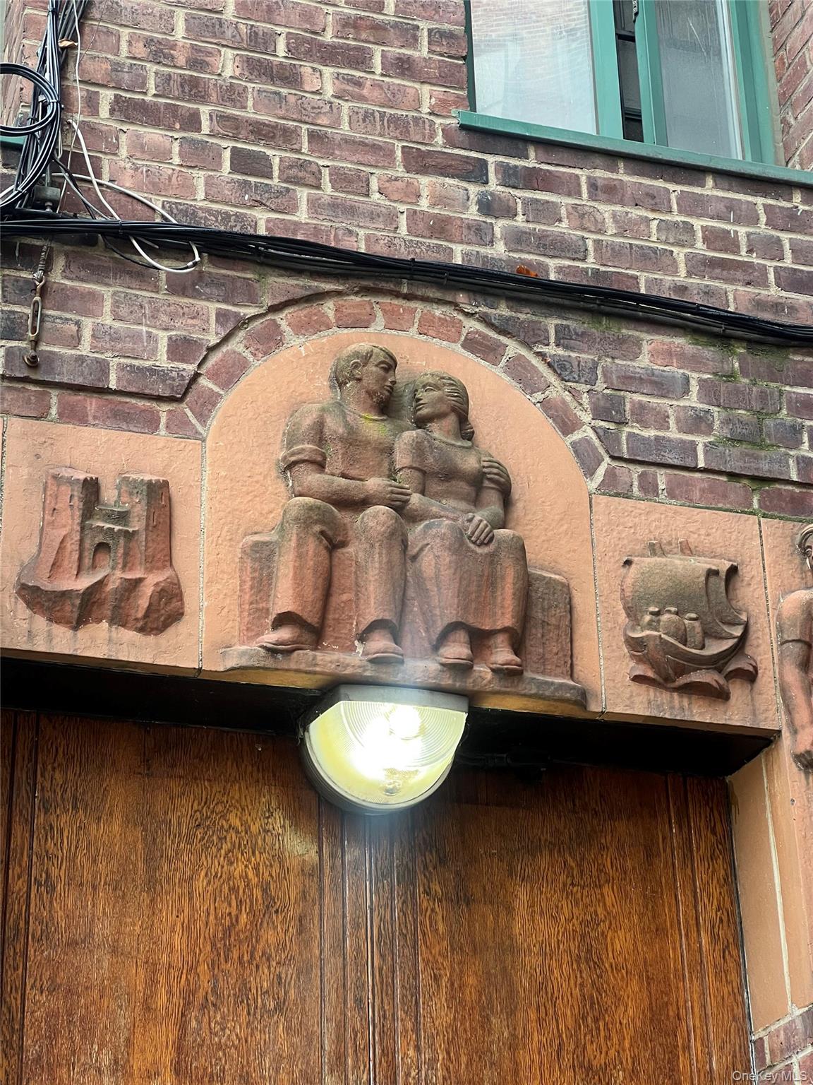 2055 Saint Raymond Ave Unit: 1B