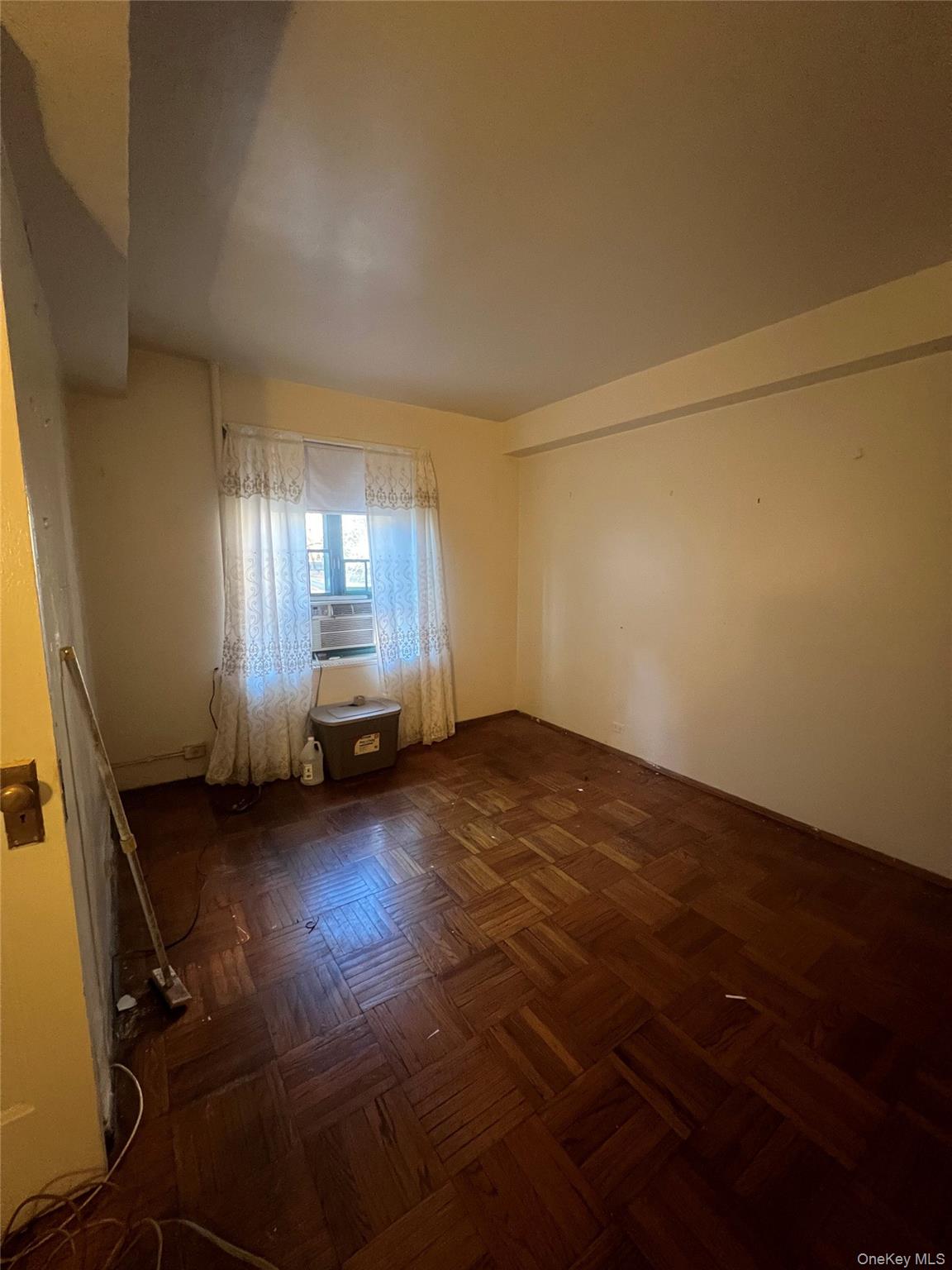 2055 Saint Raymond Ave Unit: 1B