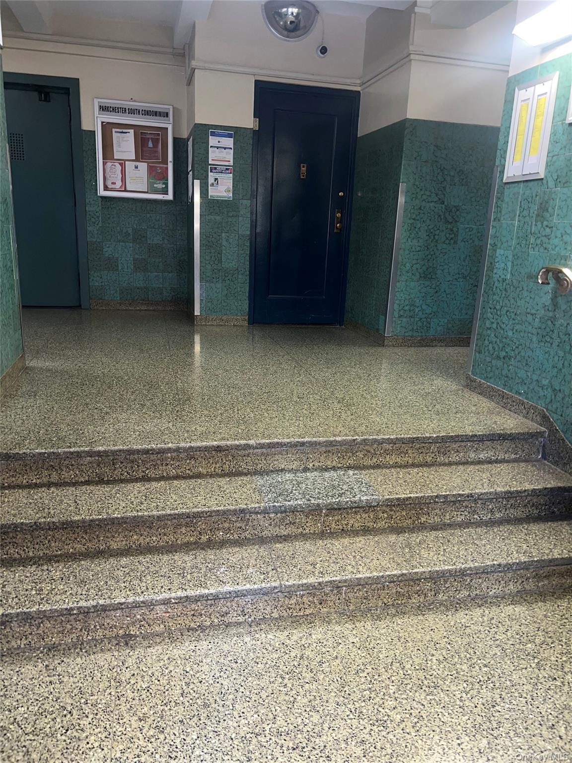 2055 Saint Raymond Ave Unit: 1B