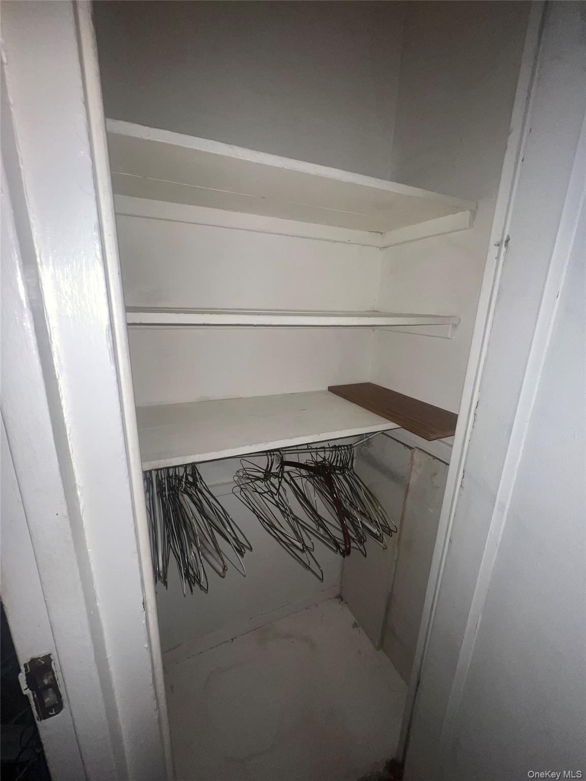 2055 Saint Raymond Ave Unit: 1B