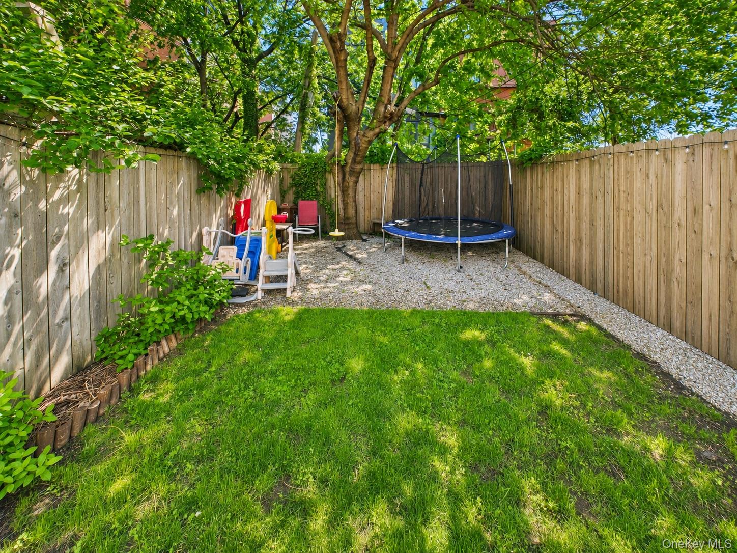 3 Jardine Place