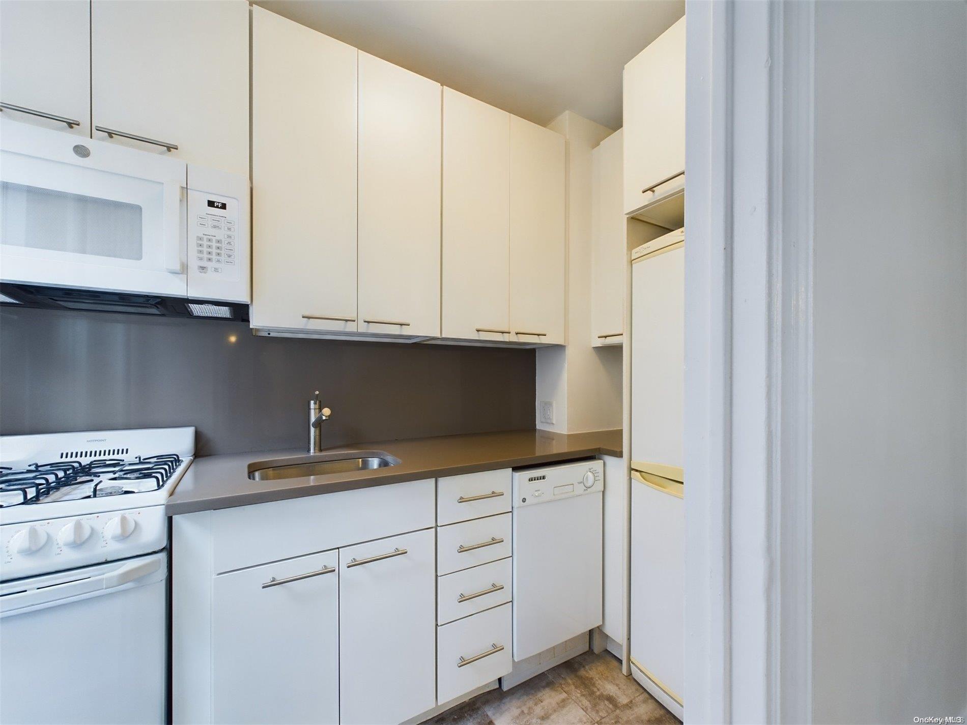 7 Park Avenue Unit: 8B