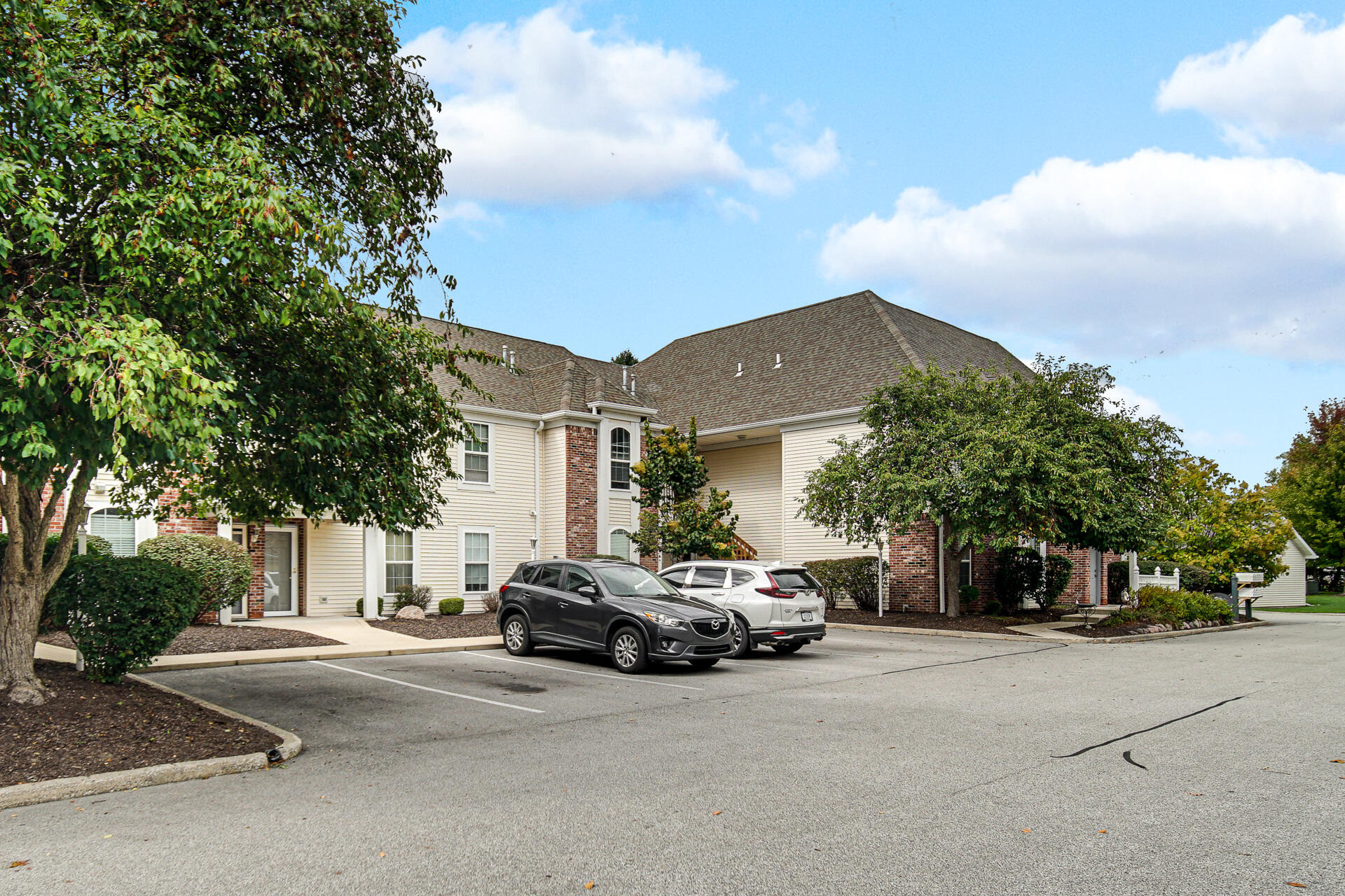 2923 Foggy Glen Drive