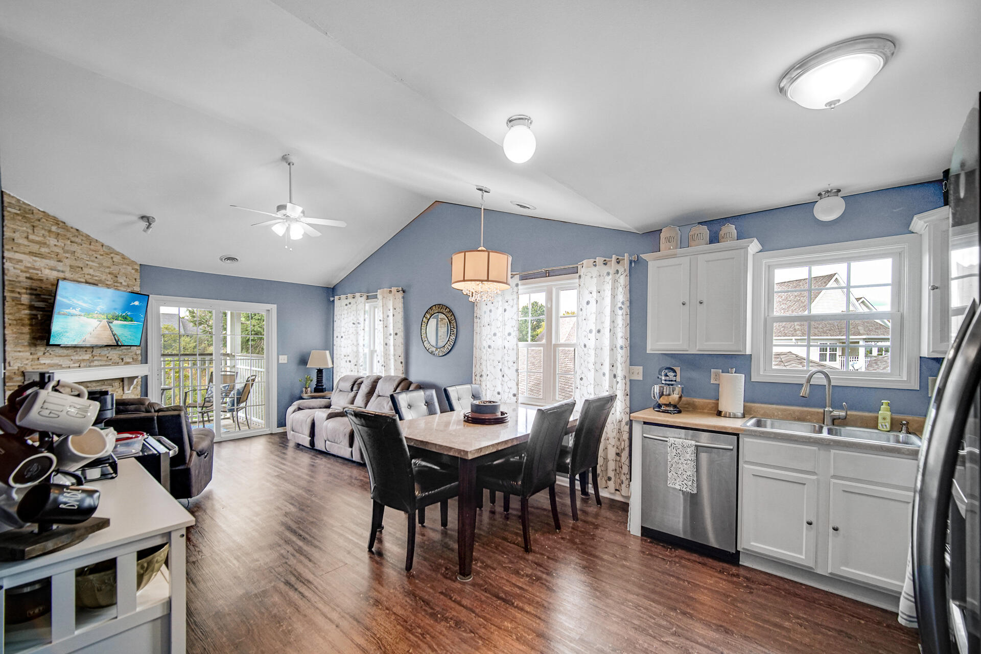 2923 Foggy Glen Drive