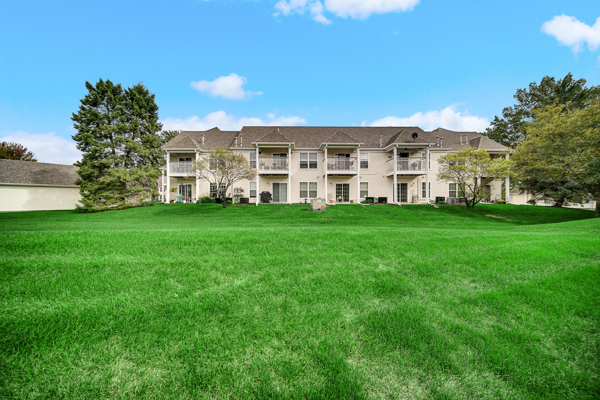 2923 Foggy Glen Drive