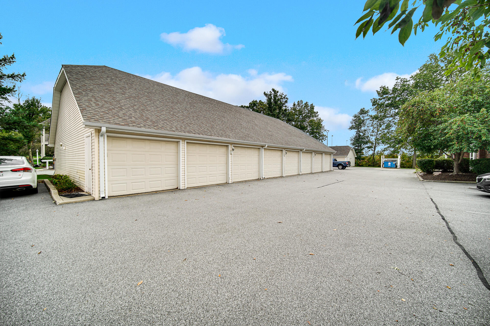 2923 Foggy Glen Drive