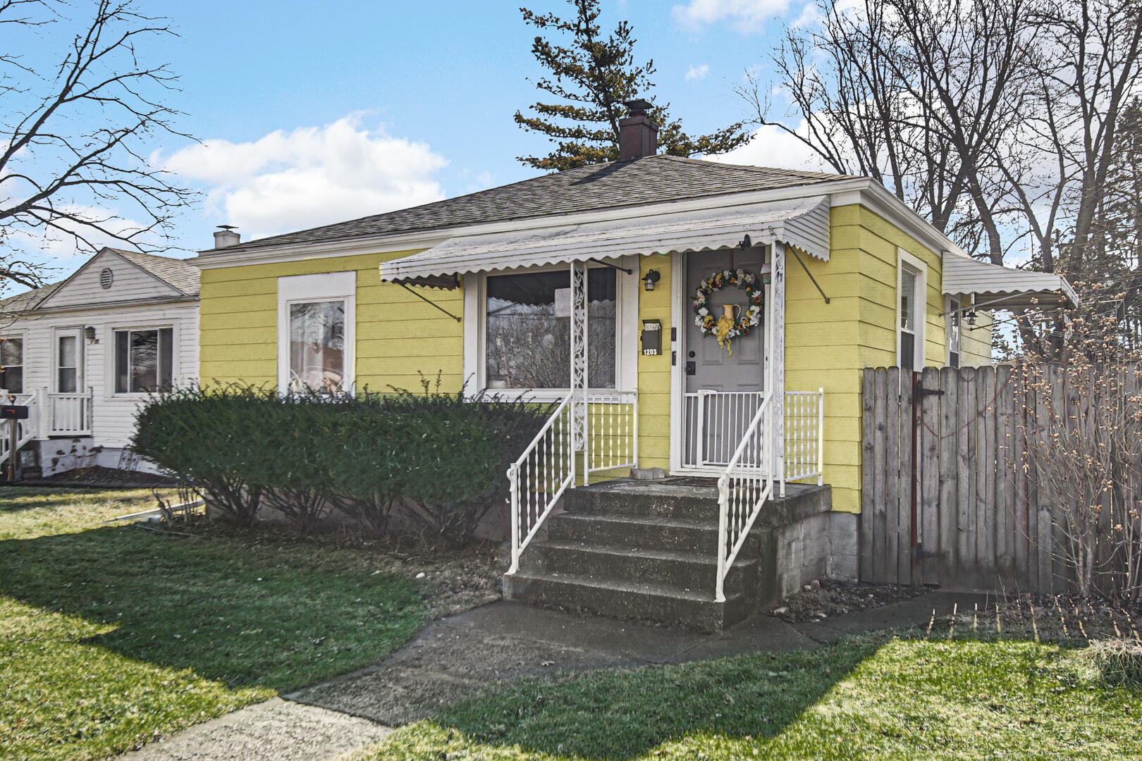 1203 W Old Ridge Road