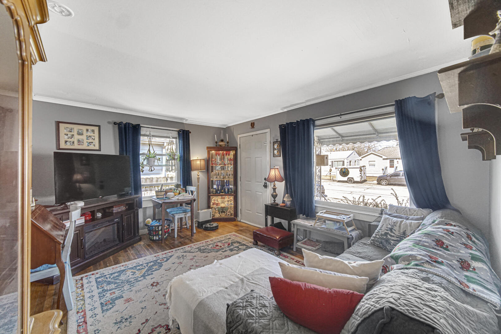 1203 W Old Ridge Road