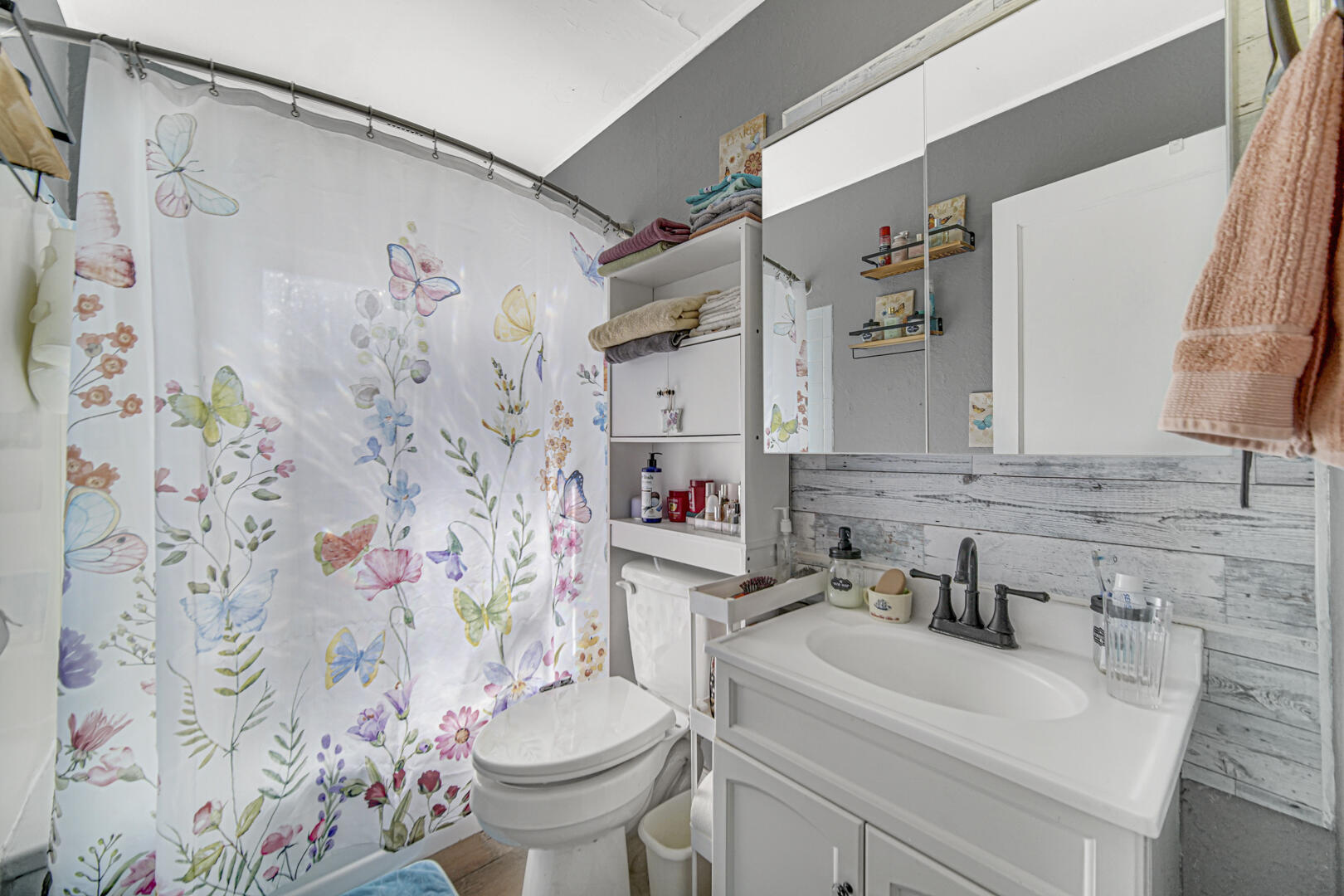 1203 W Old Ridge Road