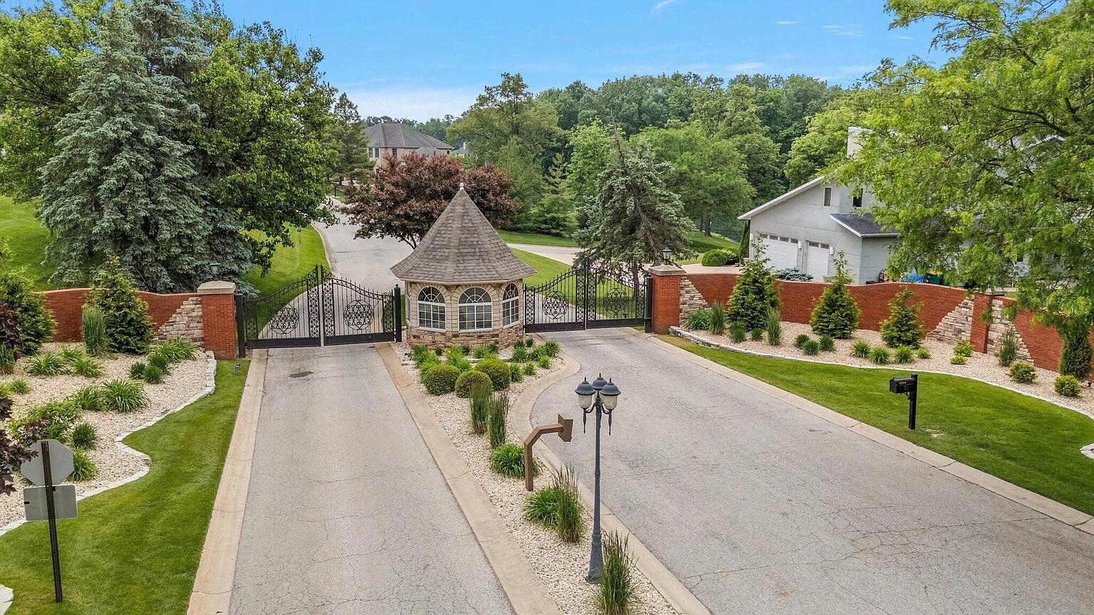 71 Liberty Lakes Drive