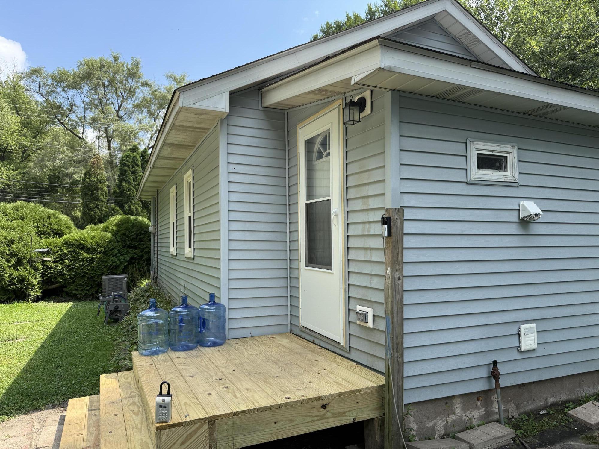 1738 Fairbanks Street