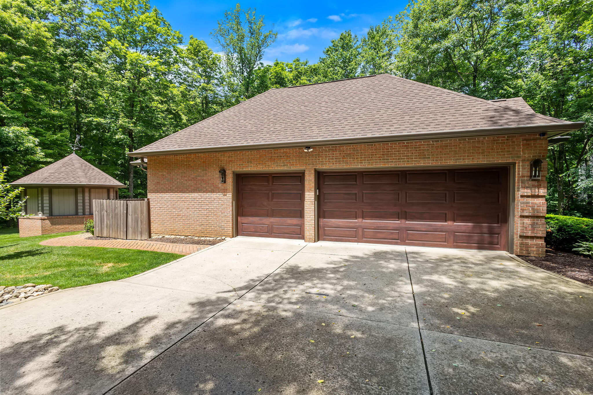 223 Crabapple Lane
