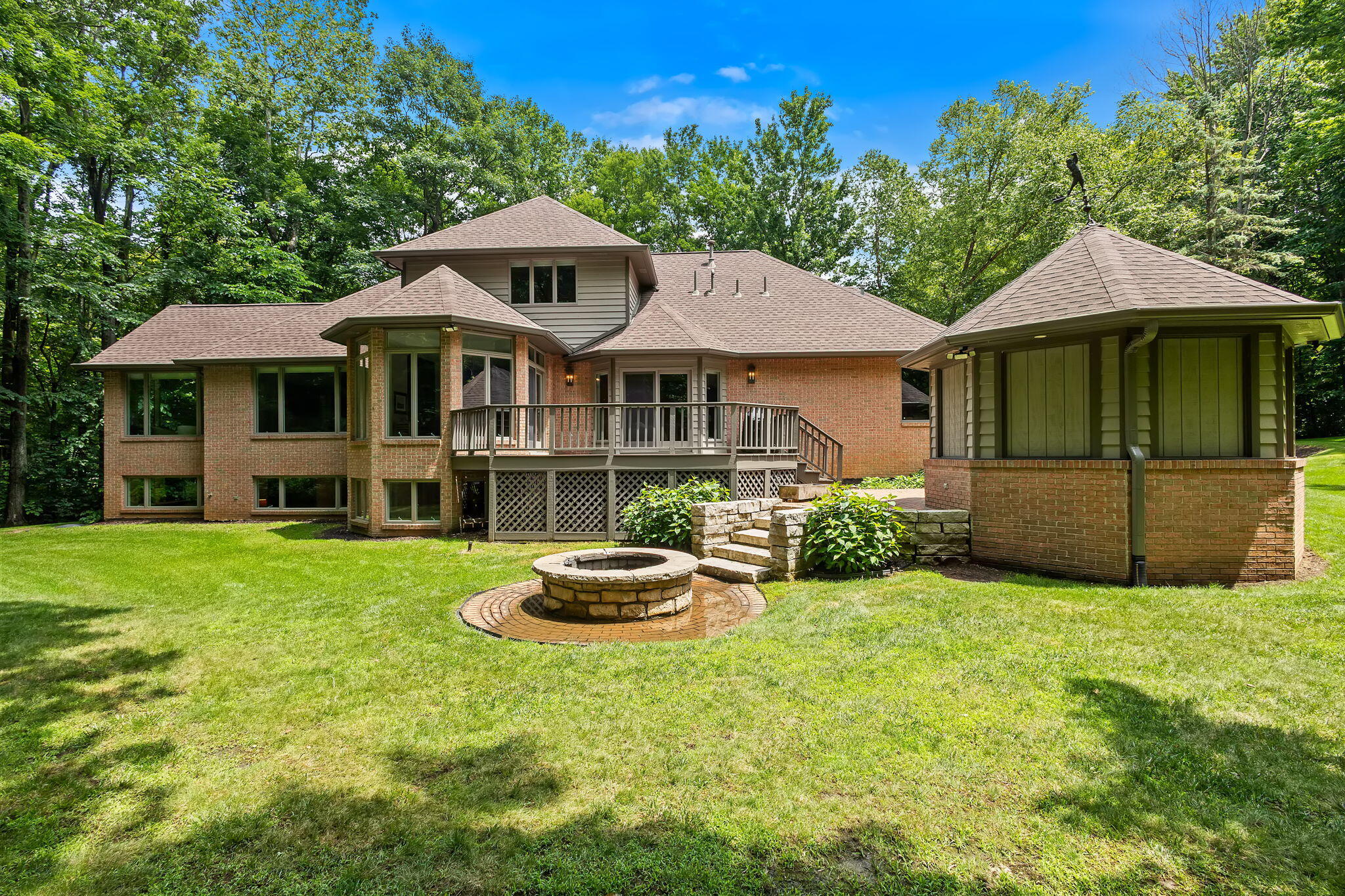 223 Crabapple Lane