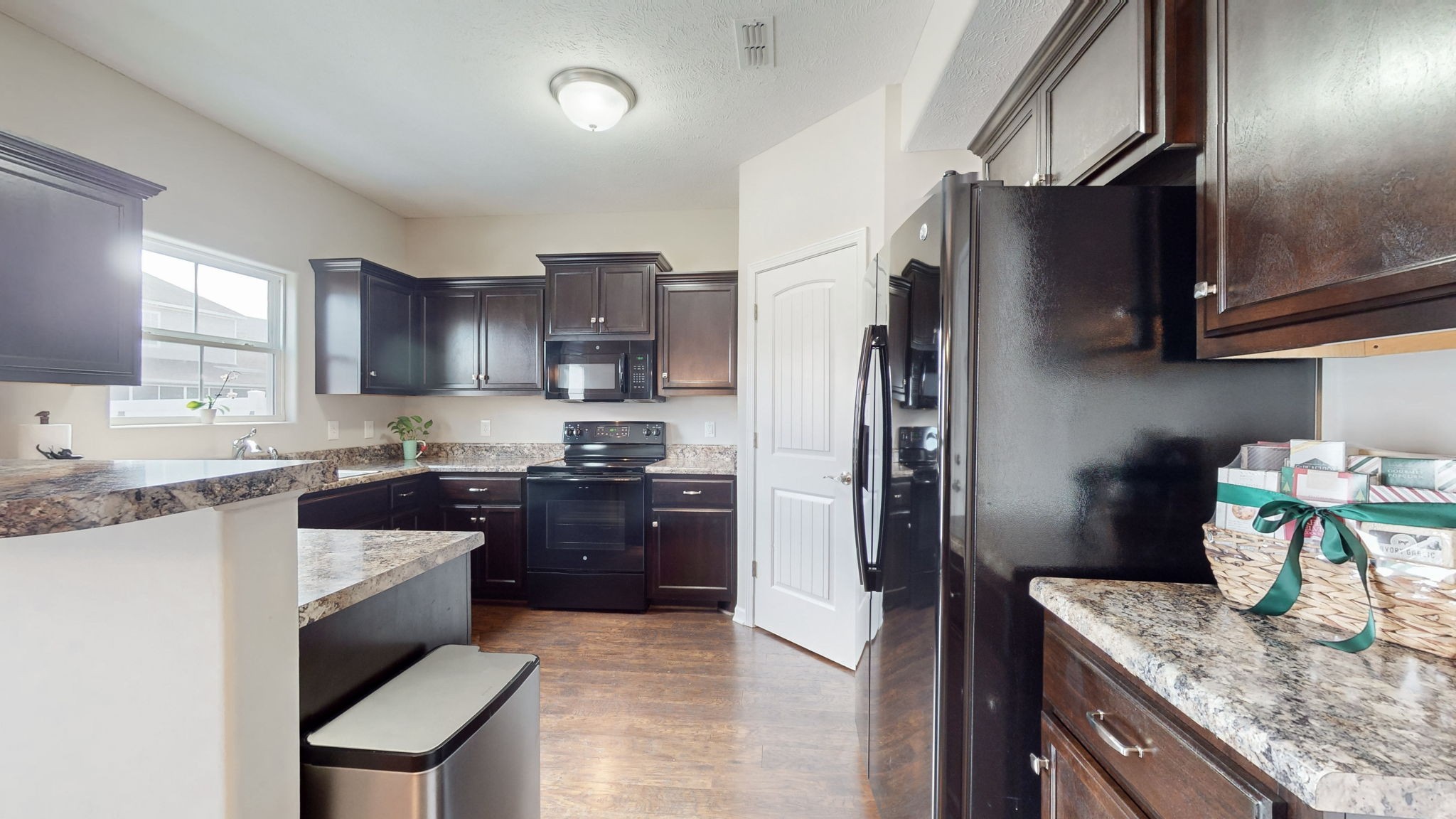 4211 Golden Sun Ct
