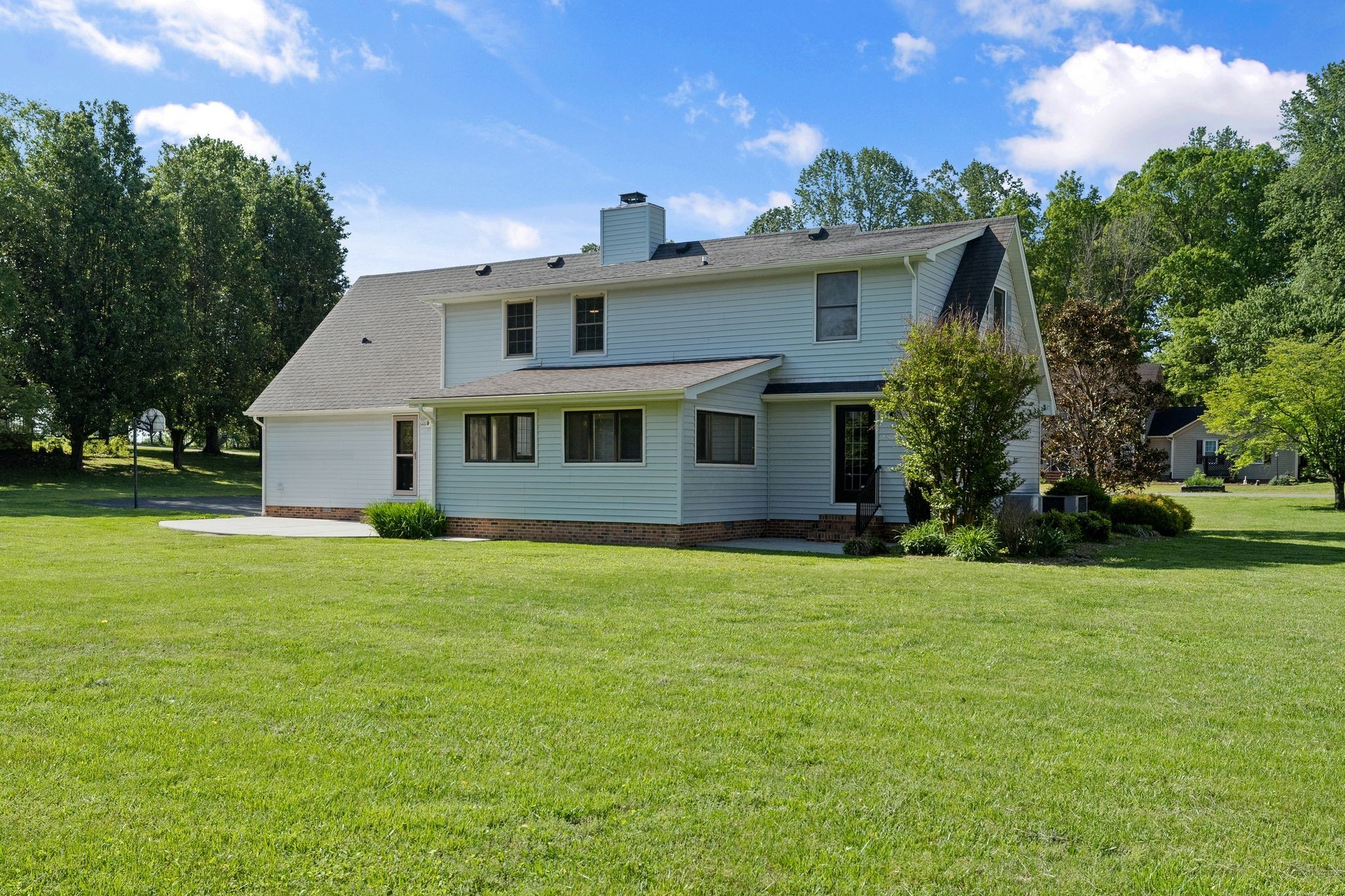 121 Twin Marys Dr