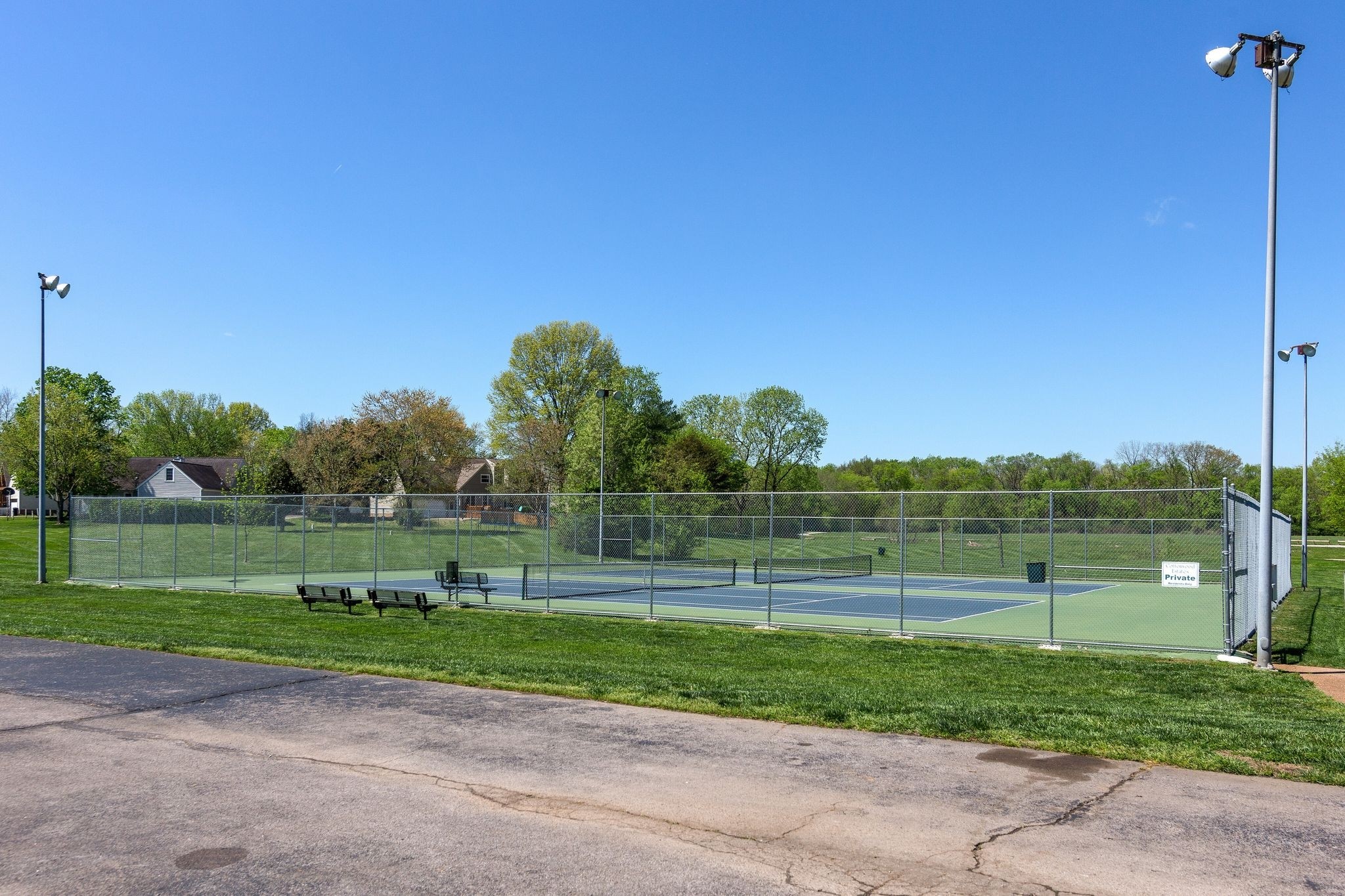 703 Shady Glen Ct