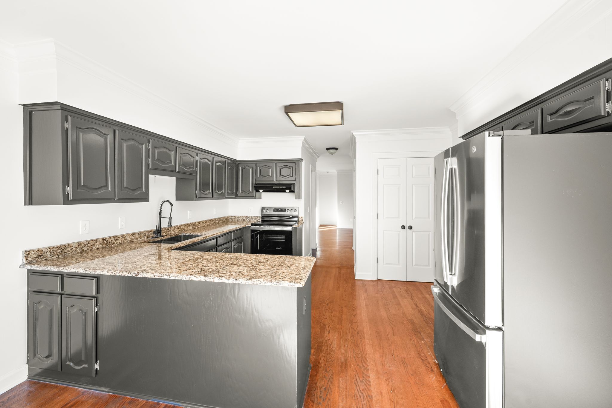 703 Shady Glen Ct