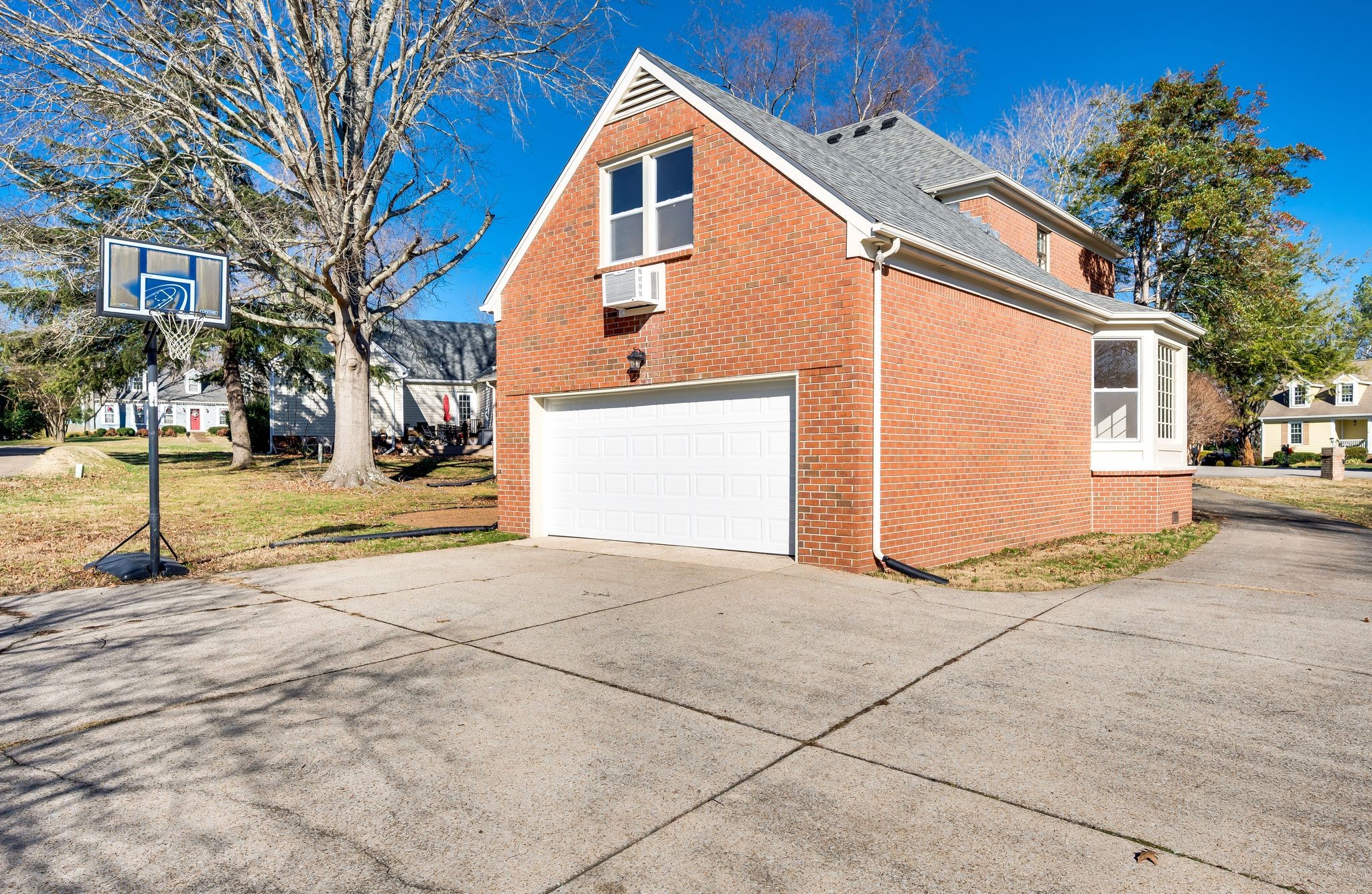 703 Shady Glen Ct