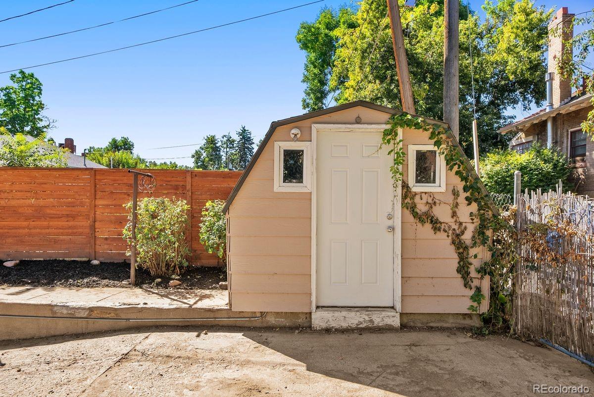 3859 Bryant Street
