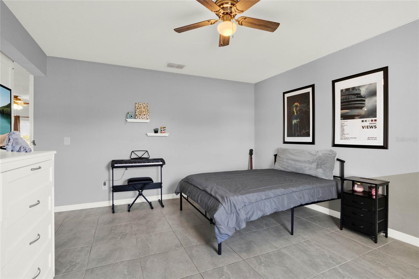 1579 SWAN LAKE CIR