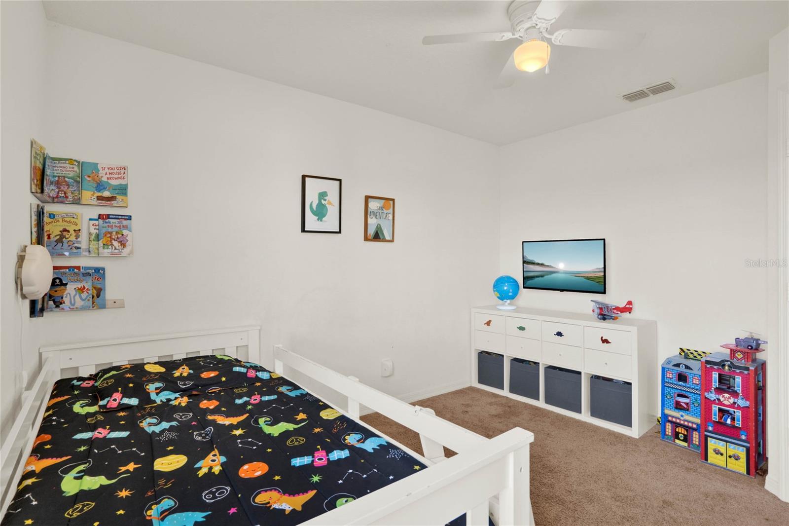 1579 SWAN LAKE CIR