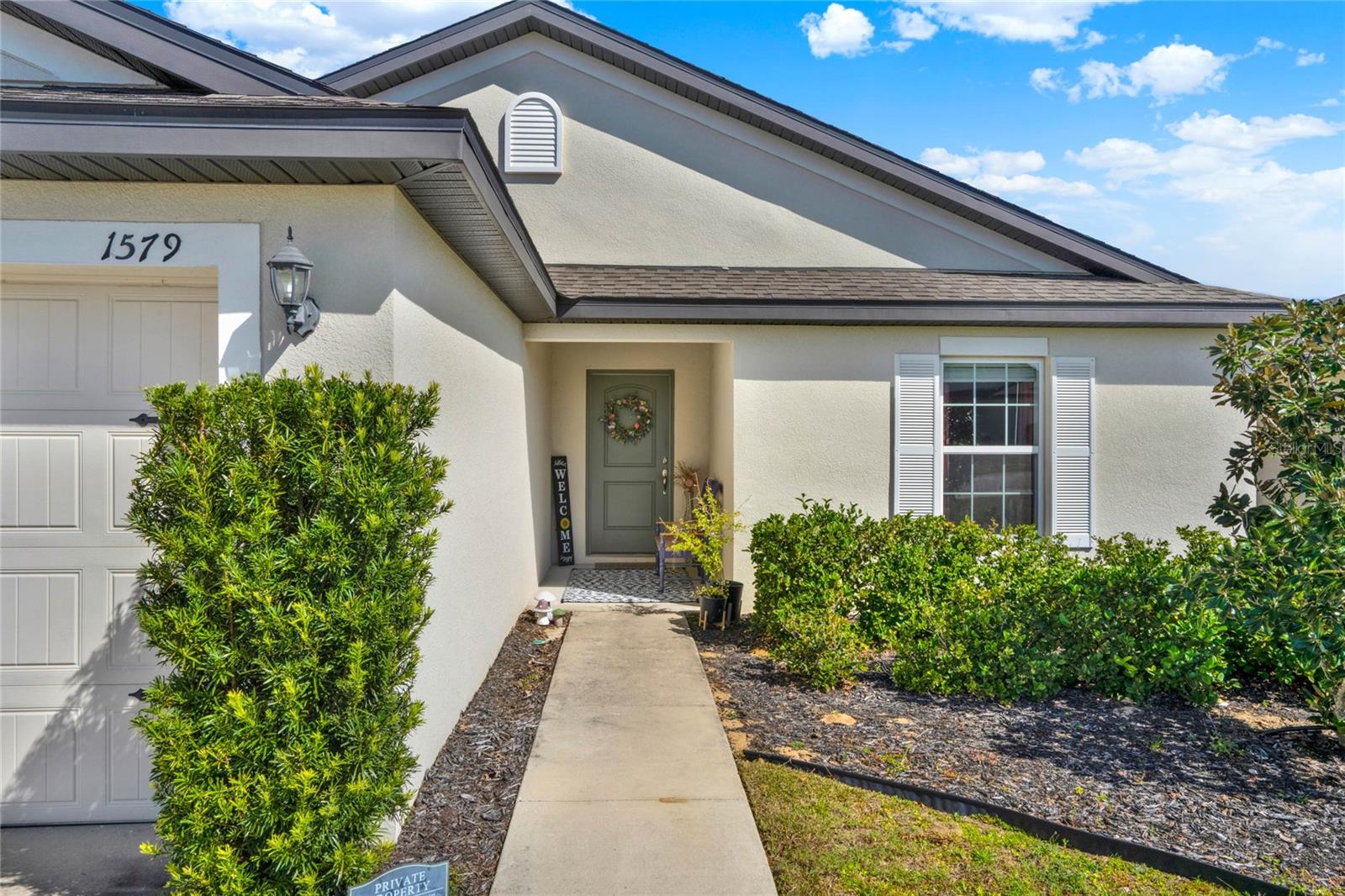 1579 SWAN LAKE CIR