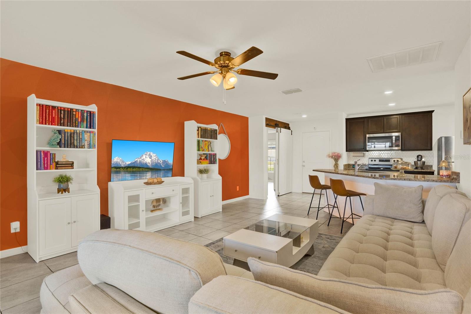 1579 SWAN LAKE CIR