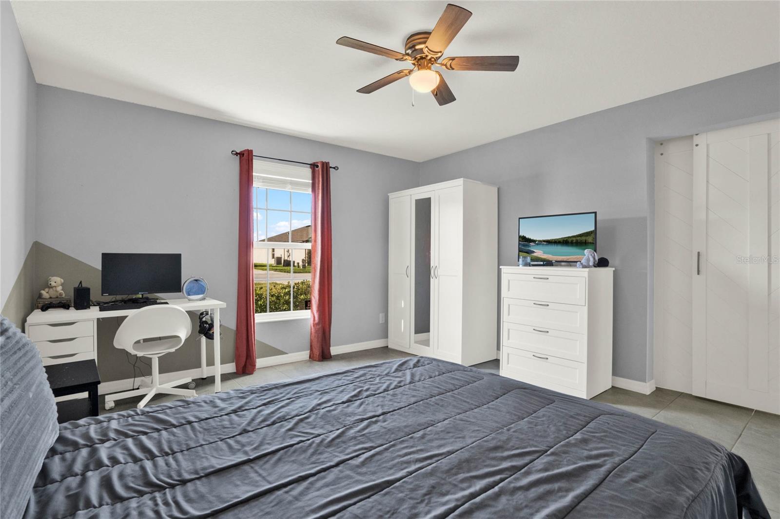 1579 SWAN LAKE CIR