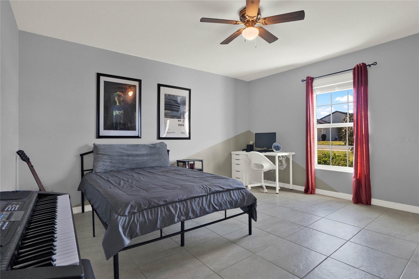 1579 SWAN LAKE CIR