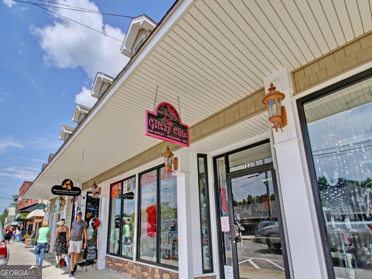 685 E Main Street UNIT B