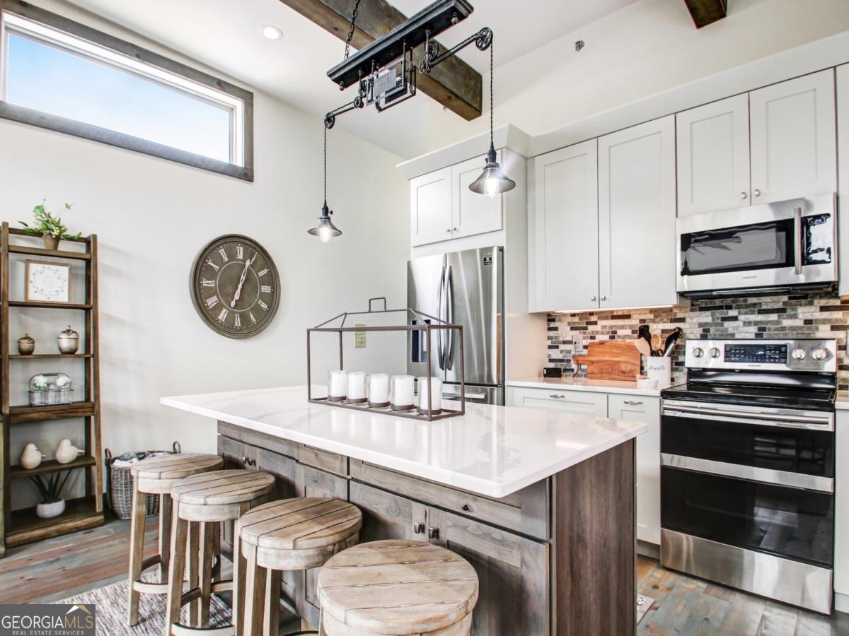 685 E Main Street UNIT B