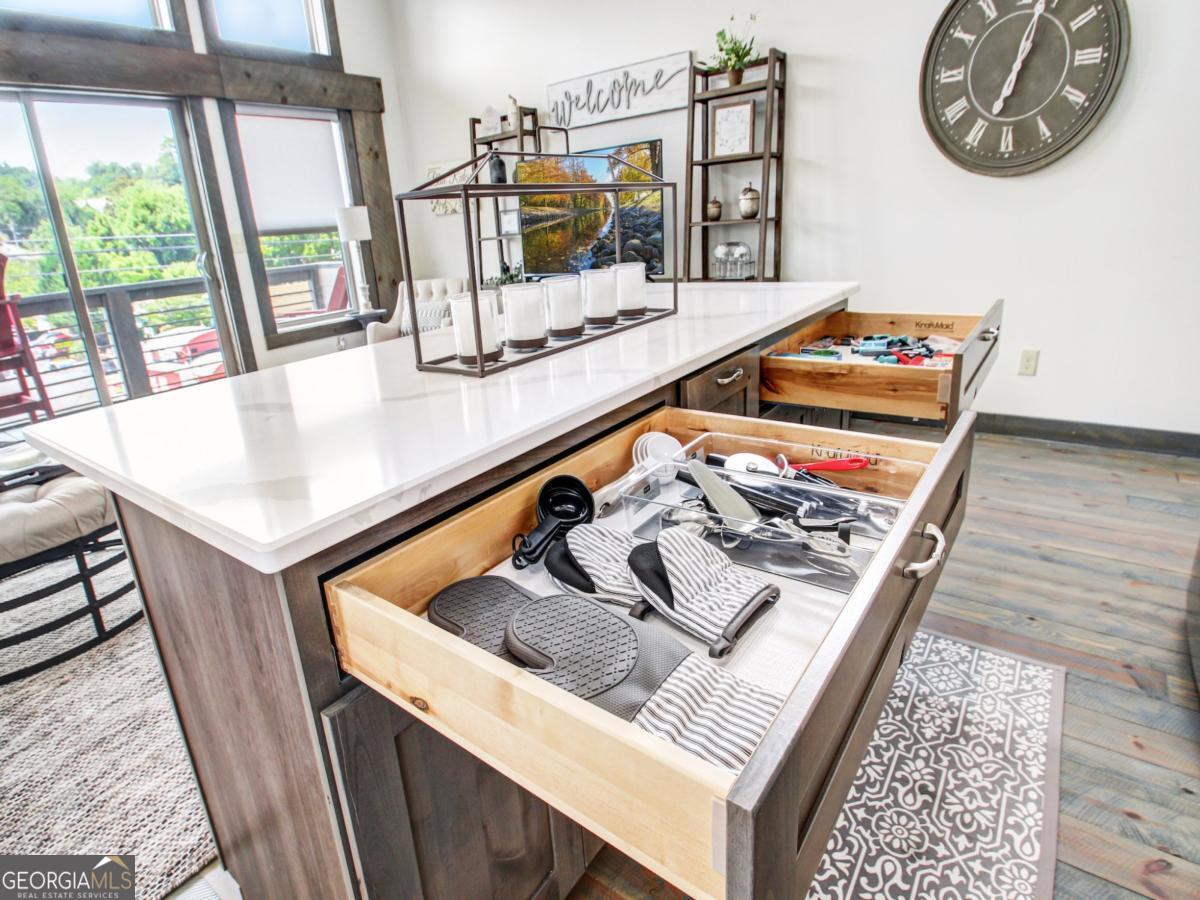 685 E Main Street UNIT B