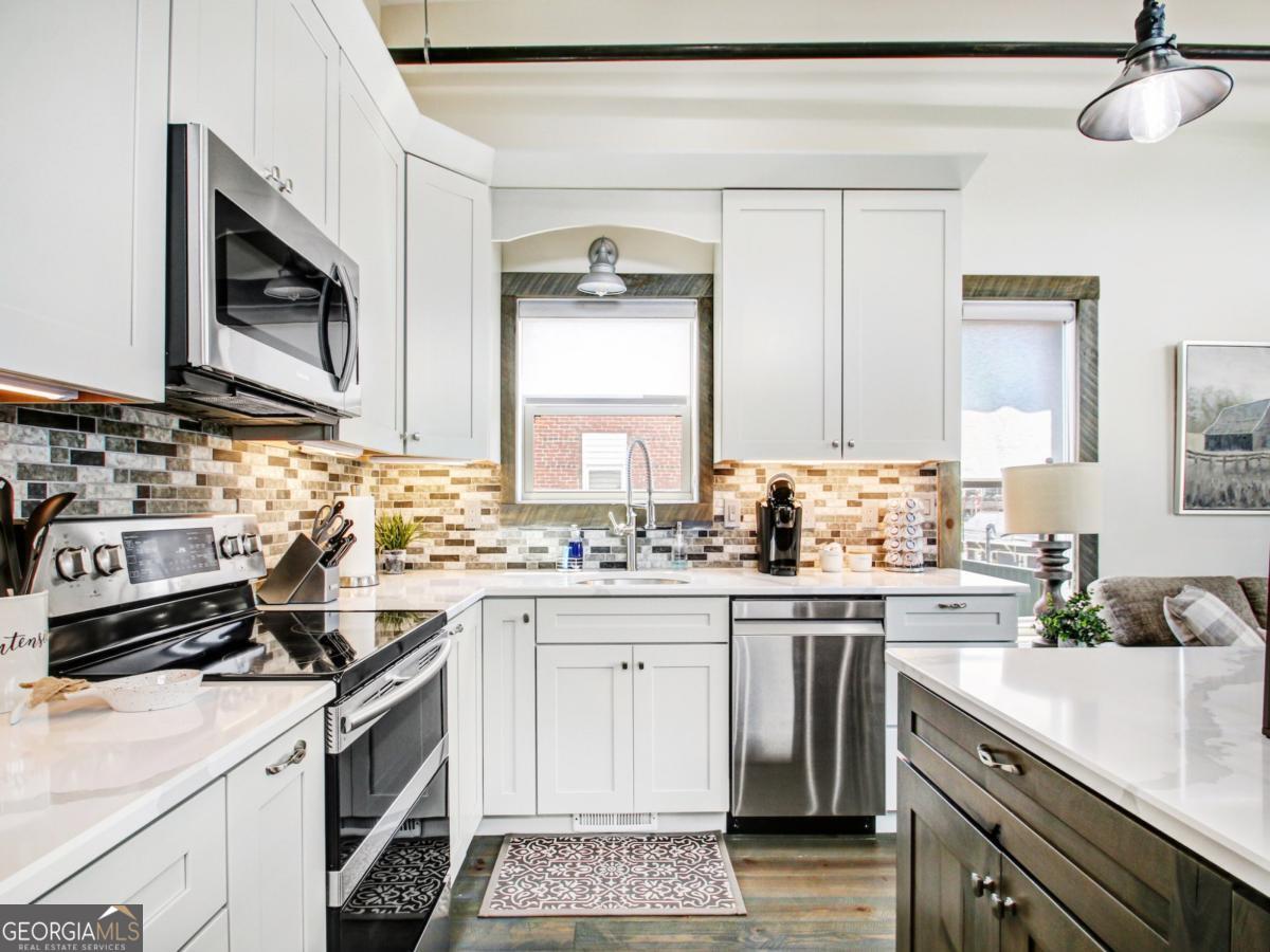 685 E Main Street UNIT B