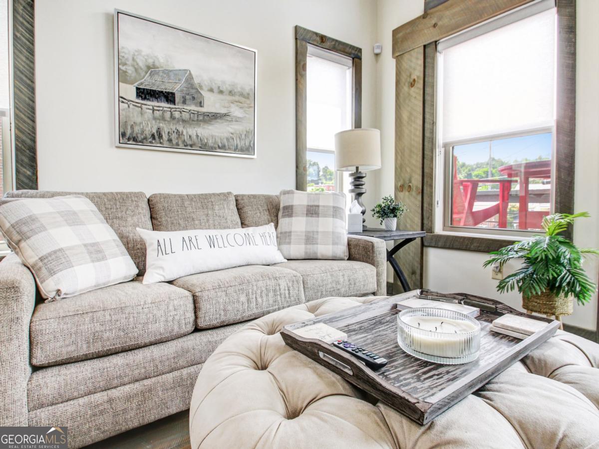 685 E Main Street UNIT B