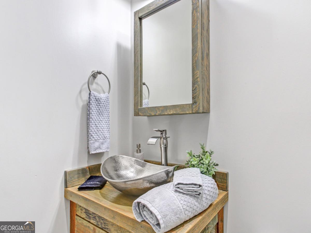 685 E Main Street UNIT B