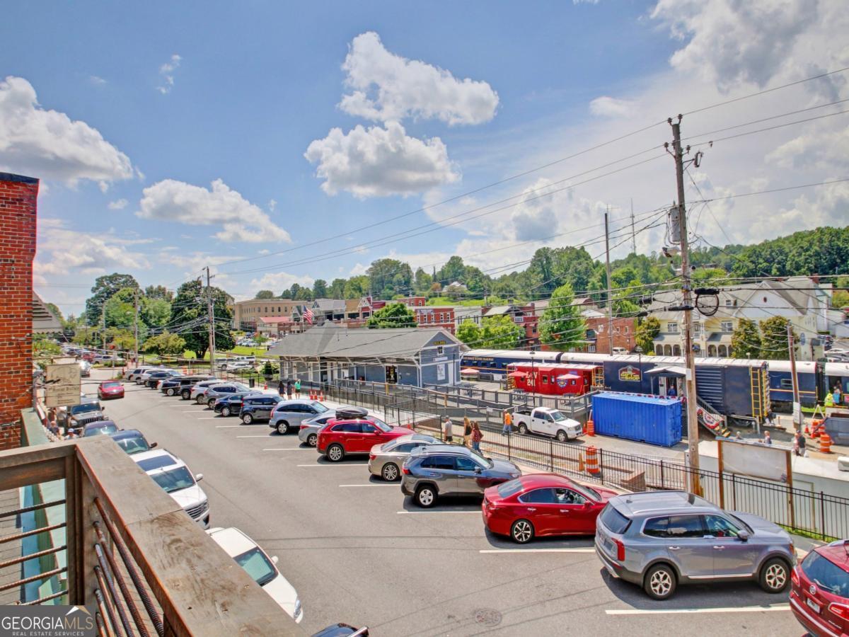 685 E Main Street UNIT B