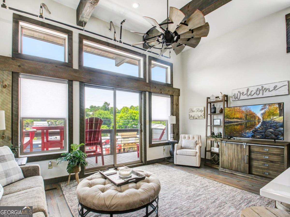 685 E Main Street UNIT B