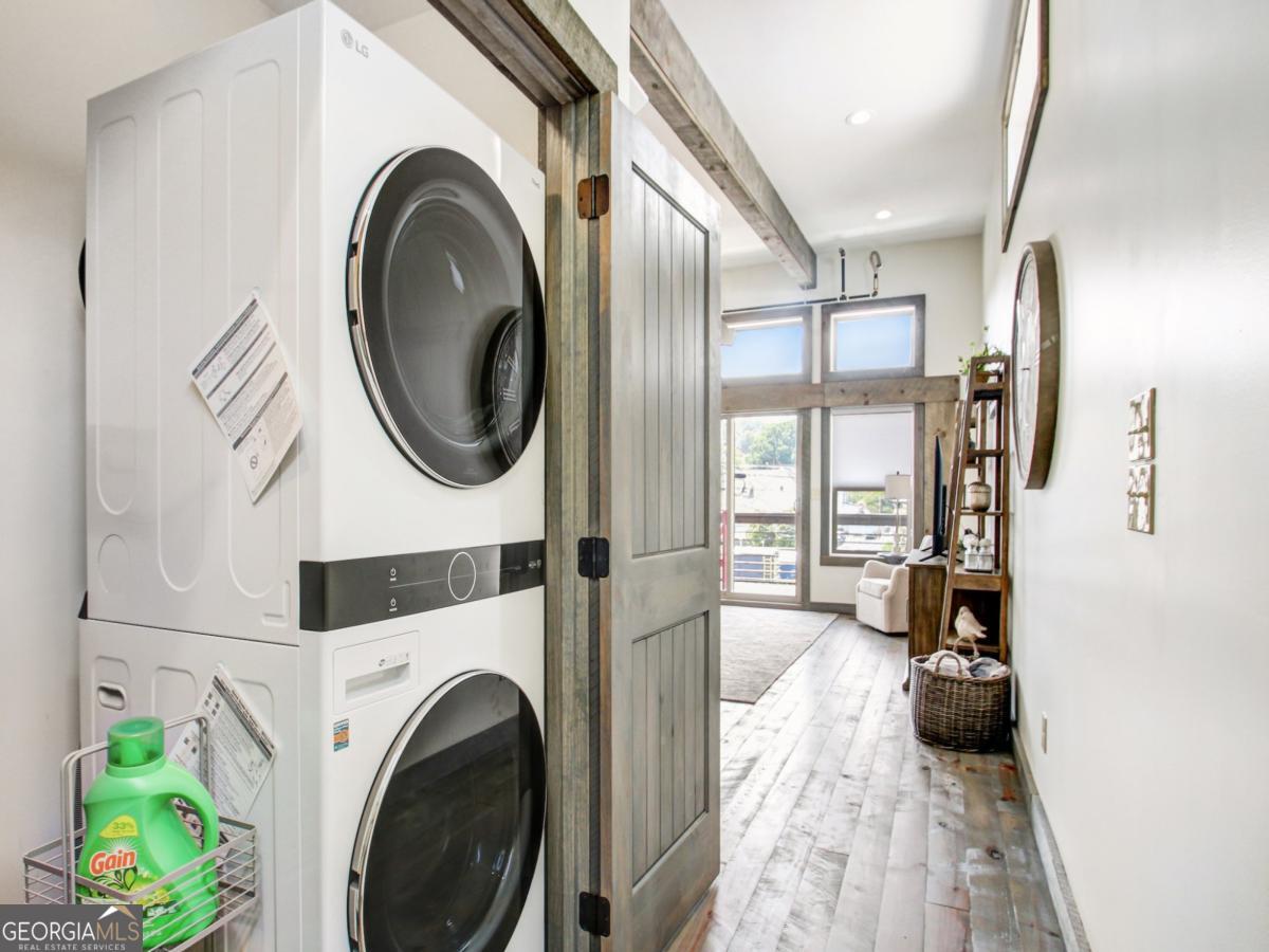 685 E Main Street UNIT B