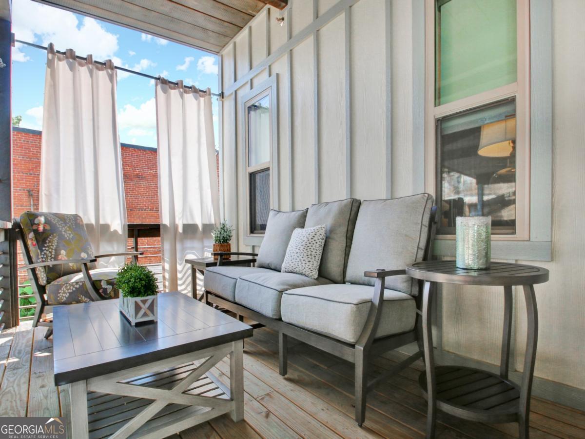 685 E Main Street UNIT B