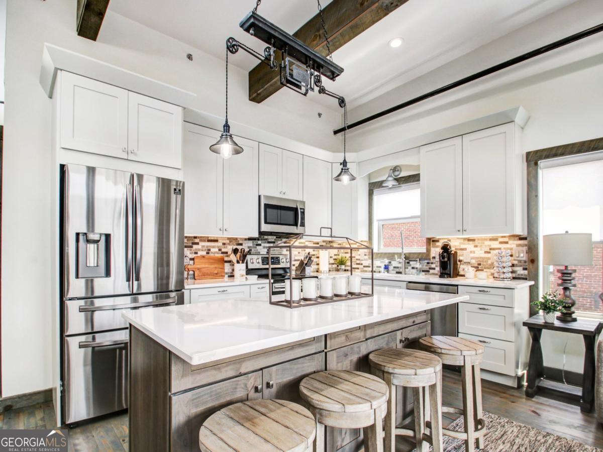 685 E Main Street UNIT B