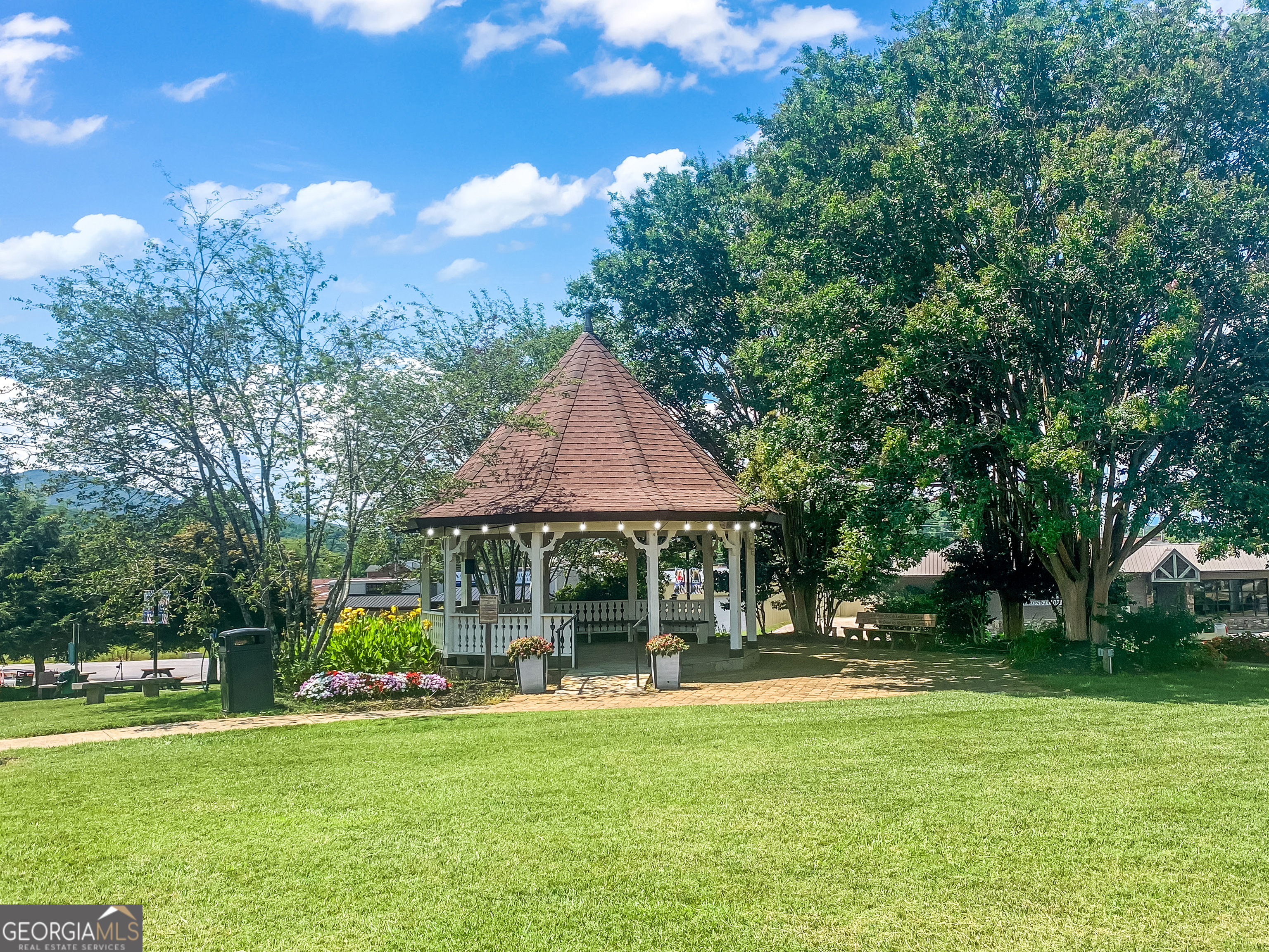 1056 Sky Hawk Mountain Rd