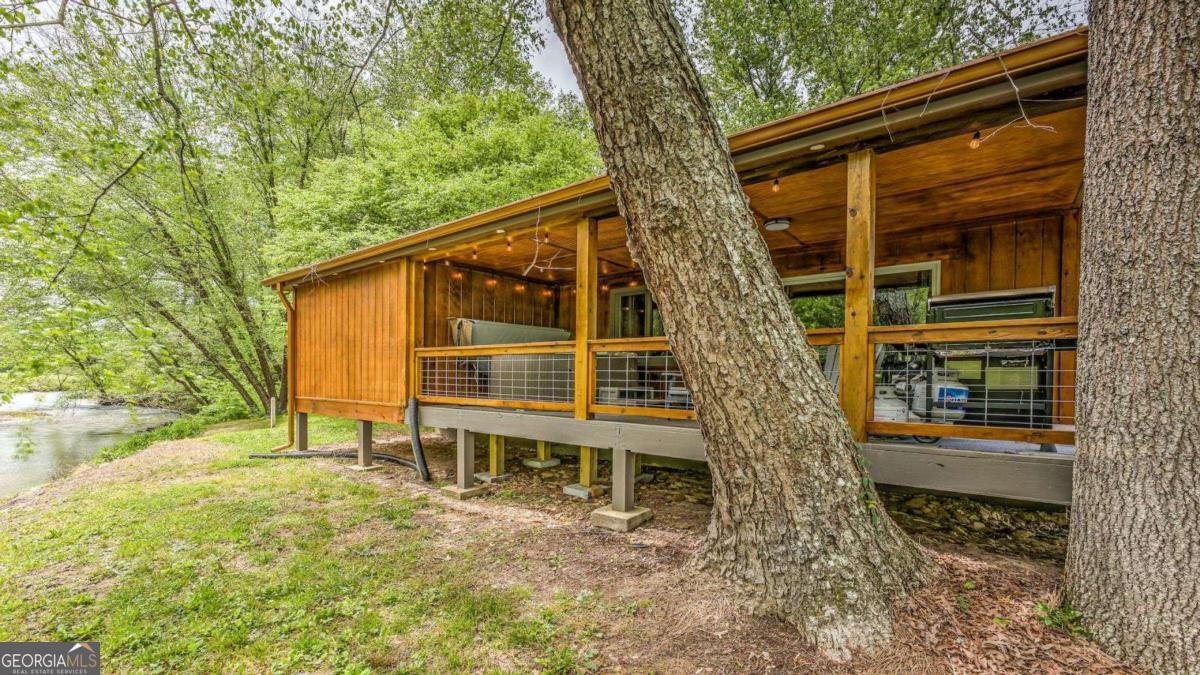 141 Mountain Rivers Rd