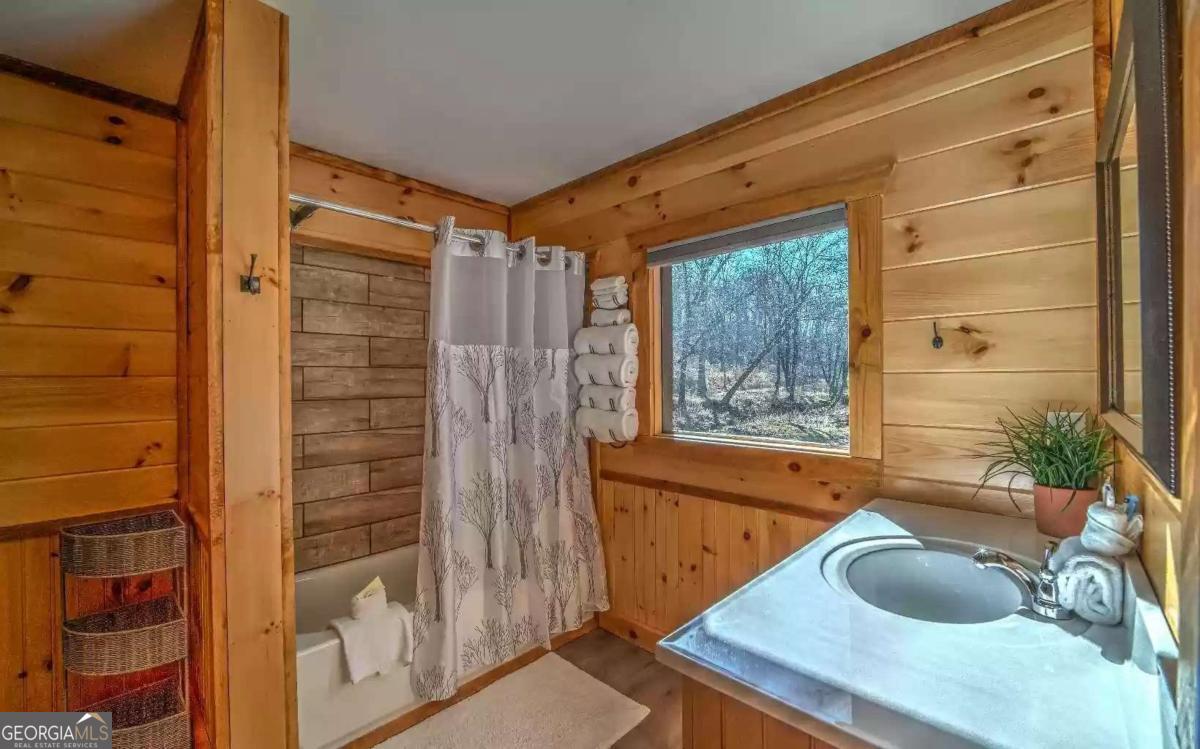 141 Mountain Rivers Rd