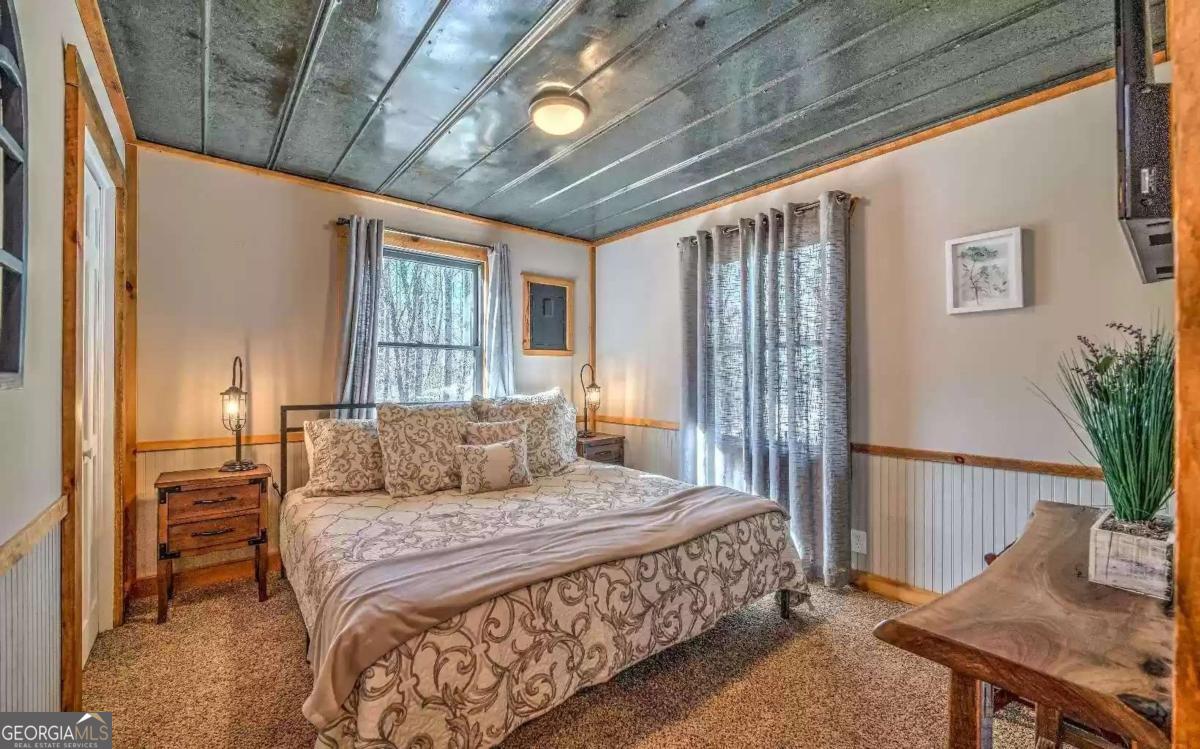 141 Mountain Rivers Rd