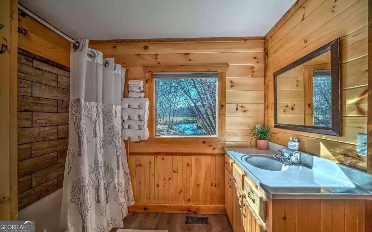 141 Mountain Rivers Rd