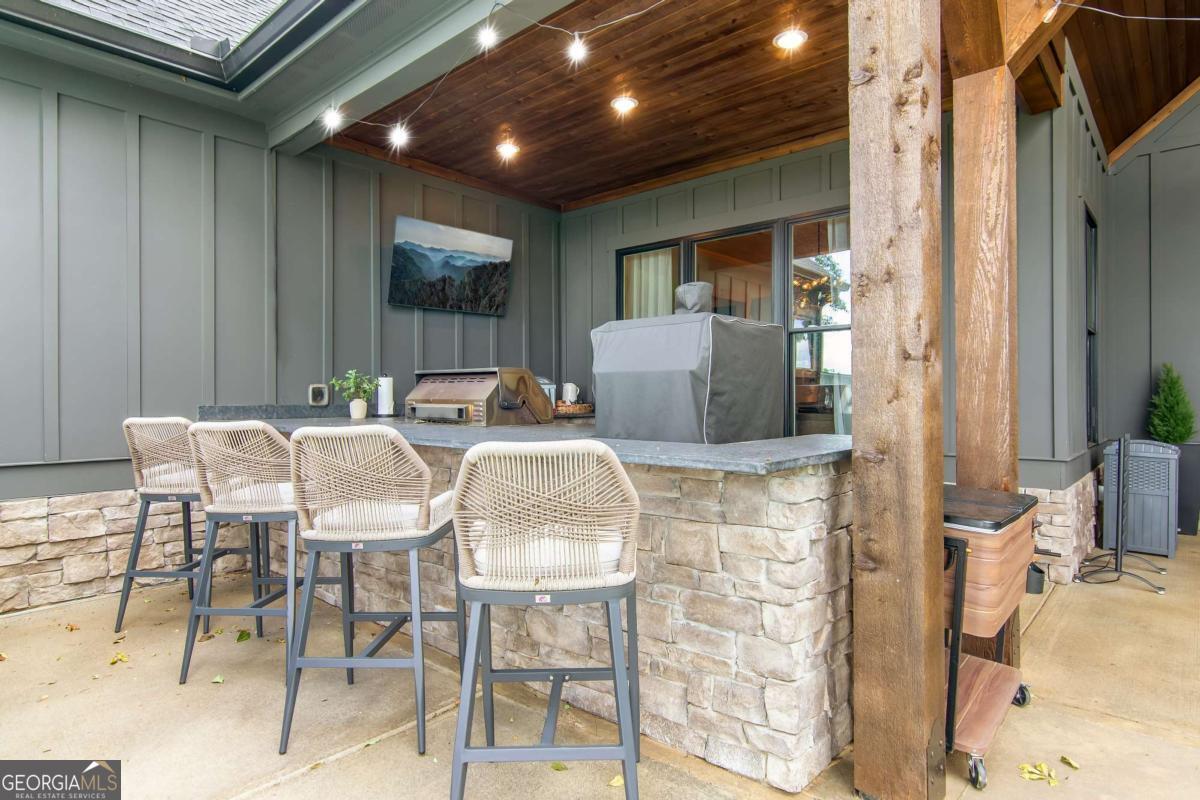 1272 Foxhound Trail NE